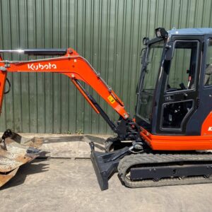 2.7T Midi Digger (Excavator)