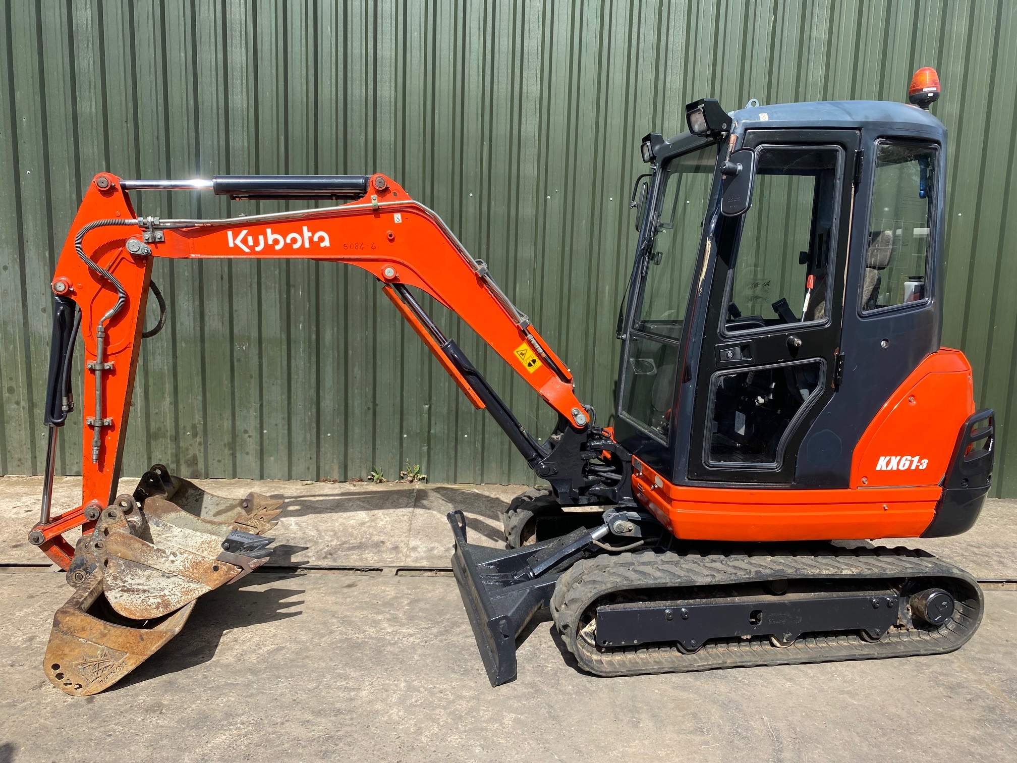 2.7T Midi Digger (Excavator)